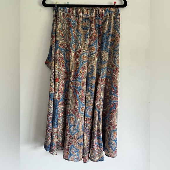Beautiful Paisley Print Women's Maxi Skirt with Sash & Wood Button Details - Picture 5 of 8